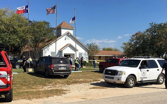 Мусульмане сдают кровь для пострадавших после расстрела в церкви Техаса
