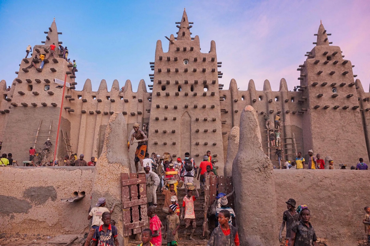 Фото: В Мали прошла ежегодная реставрация Великой мечети
