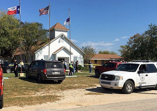 Мусульмане сдают кровь для пострадавших после расстрела в церкви Техаса