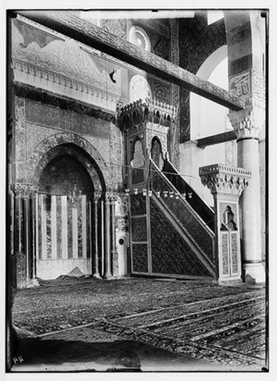 Так выглядел минбар Салахаддина аль-Аюби до того, как был уничтожен в 1967-ом году.